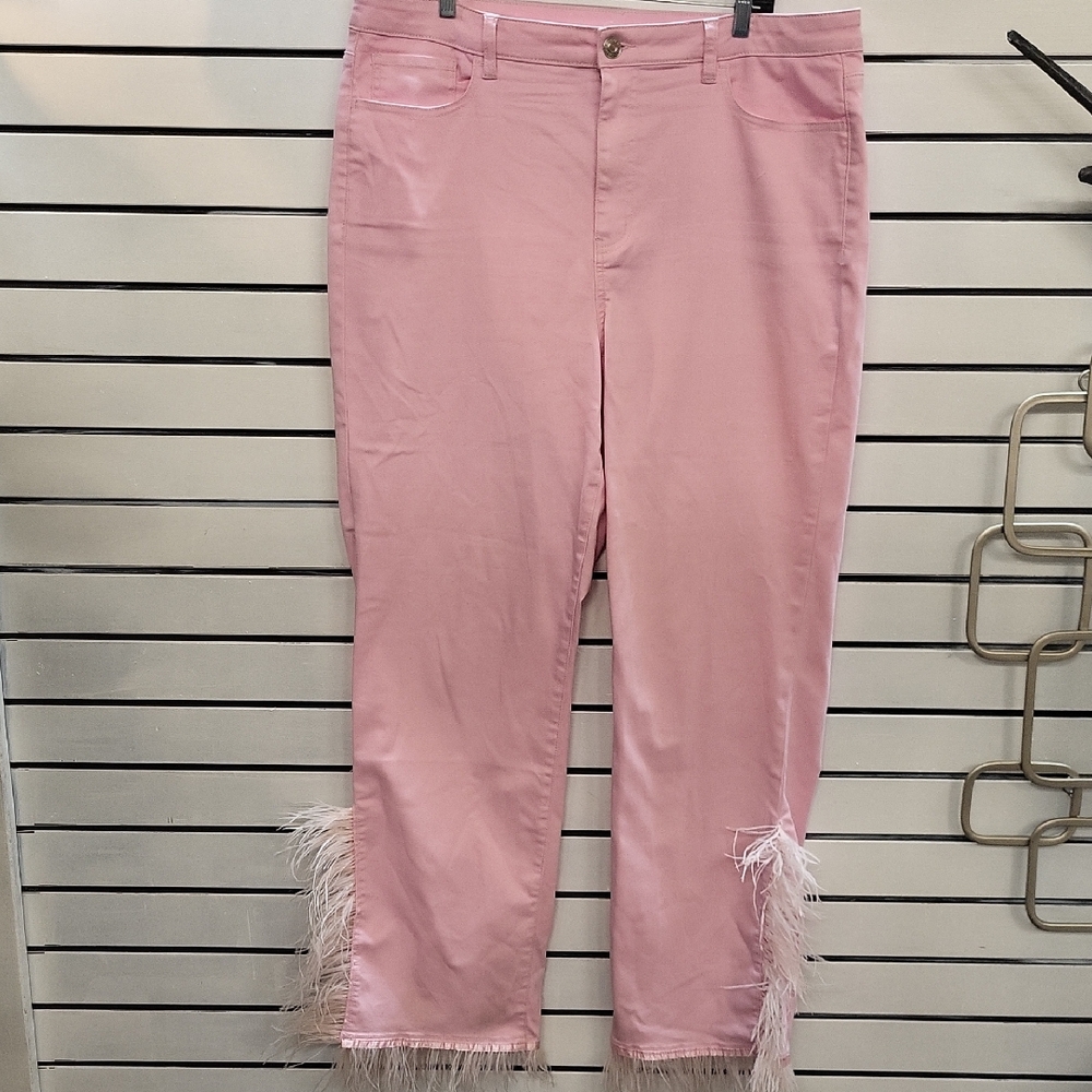 Fashion to Figure Pink Feather Trim Cropped Jeans, Size 20